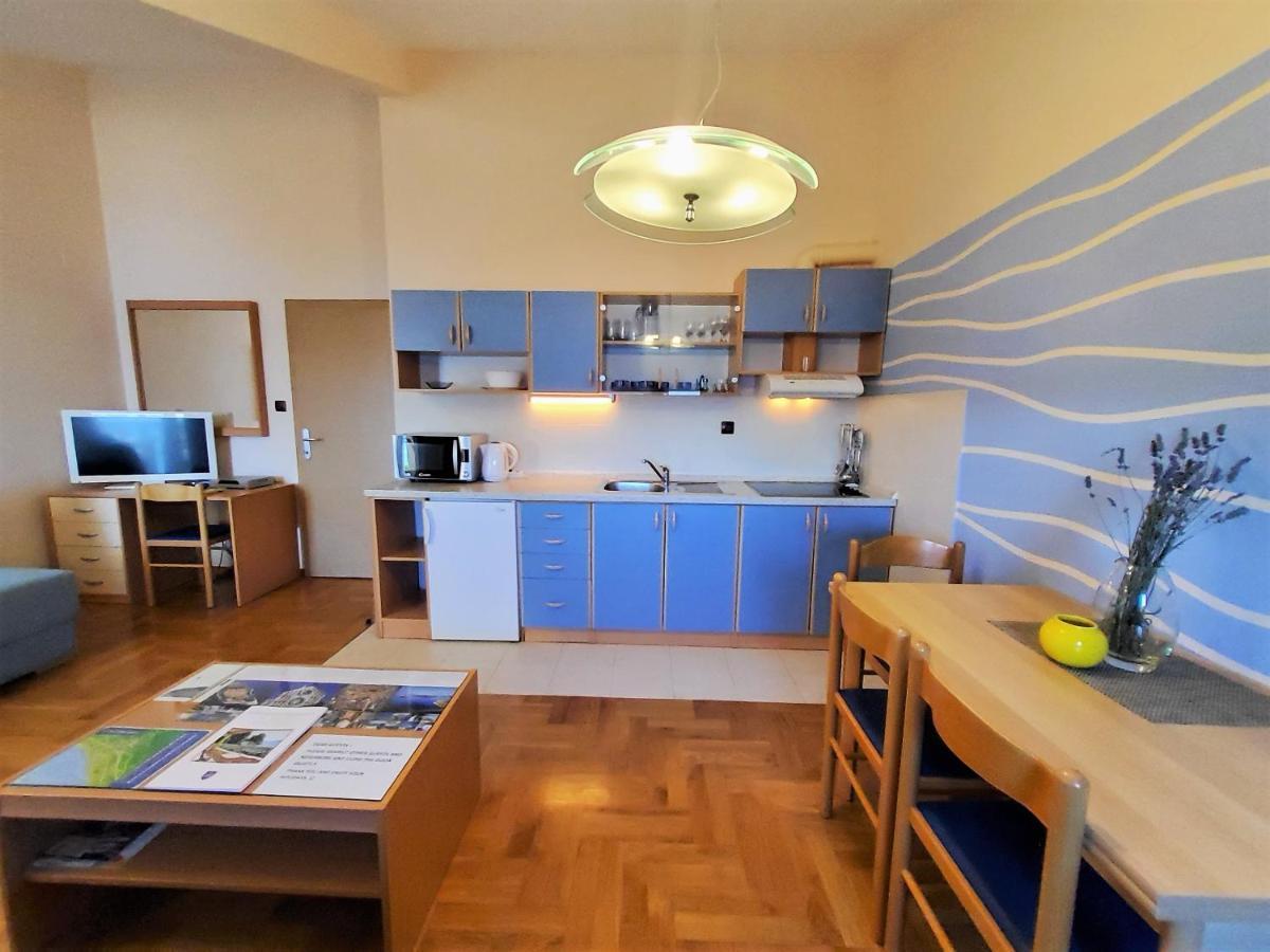 Apartments Petra I Karlo Turanj Luaran gambar