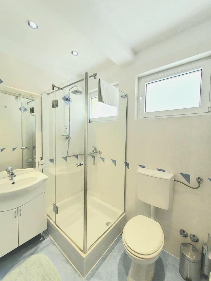 Apartments Petra I Karlo Turanj Bilik gambar