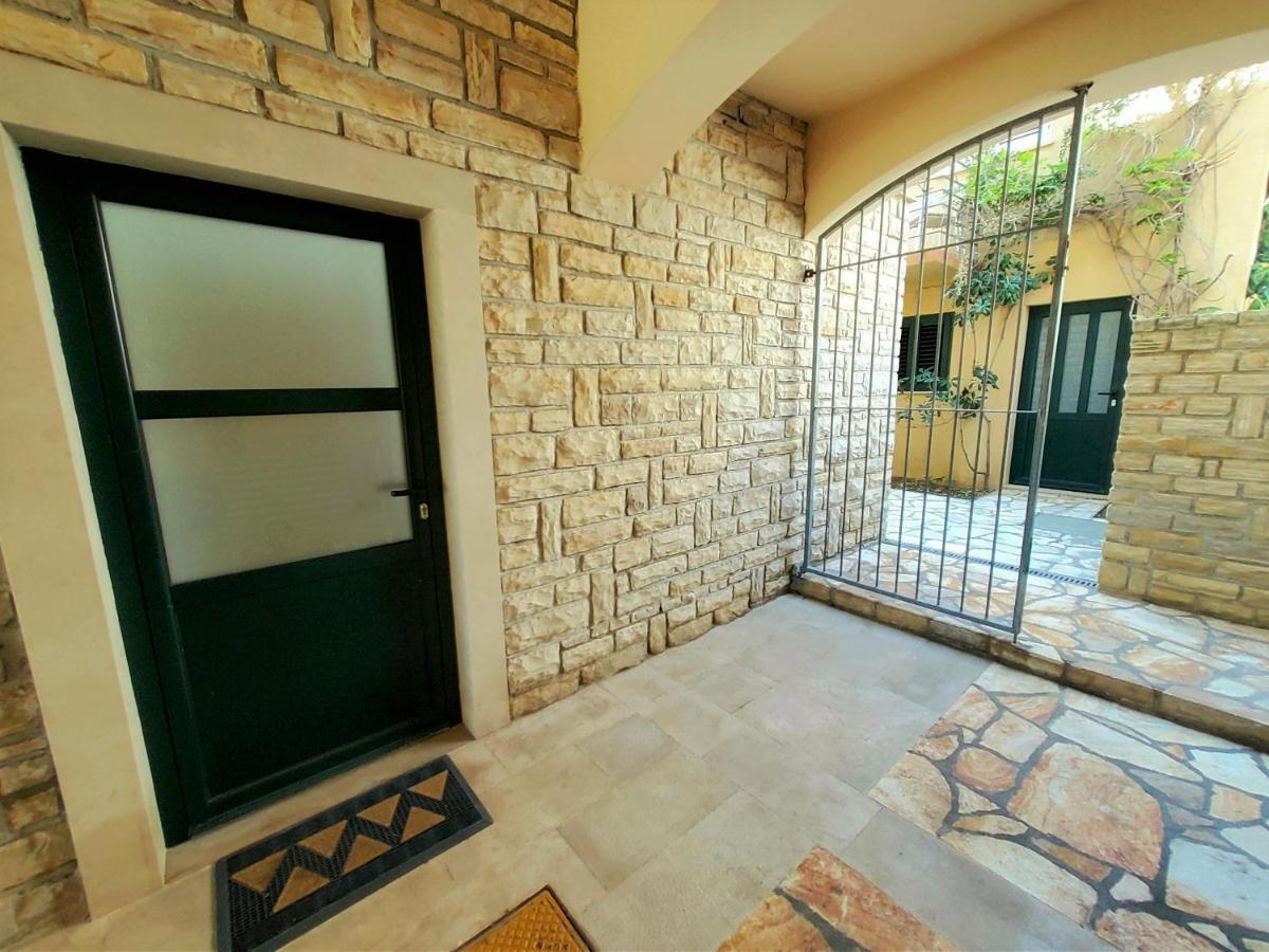 Apartments Petra I Karlo Turanj Luaran gambar