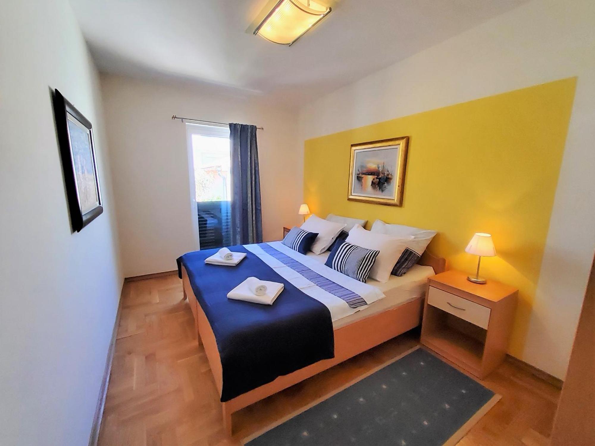 Apartments Petra I Karlo Turanj Bilik gambar
